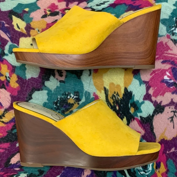Yellow Slip On Jessica Simpson Platform Wedge Sandals. - Picture 6 of 7